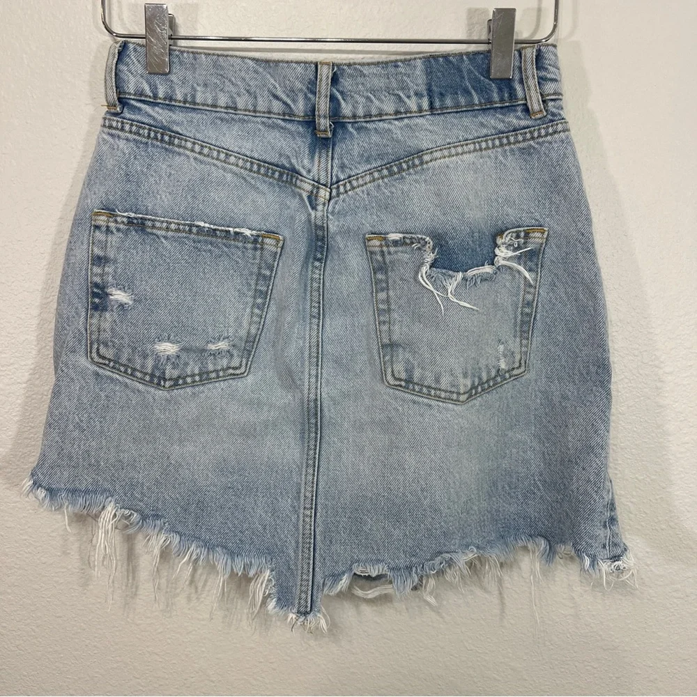 Pilcro Anthropologie Distressed Denim Mini Skirt Light Wash Raw Hem 2 - Picture 3 of 8